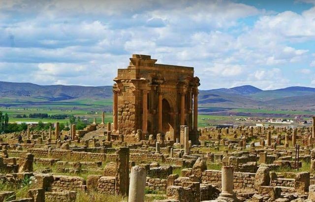 the-archaeological-city-of-timgad